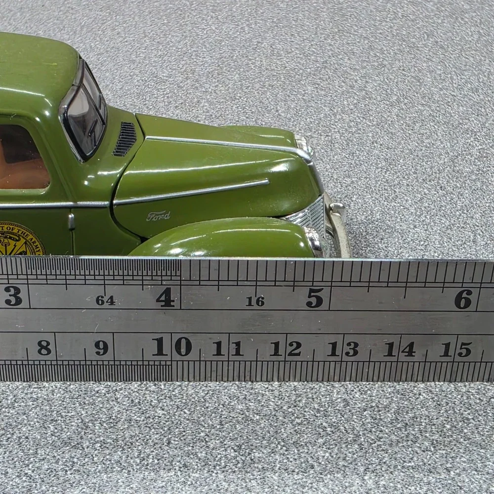 Golden Wheel 1940 Ford Sedan Delivery US Army Uncle Sam Green Excellent 1/32